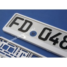 Рамка номерного знака белая глянец