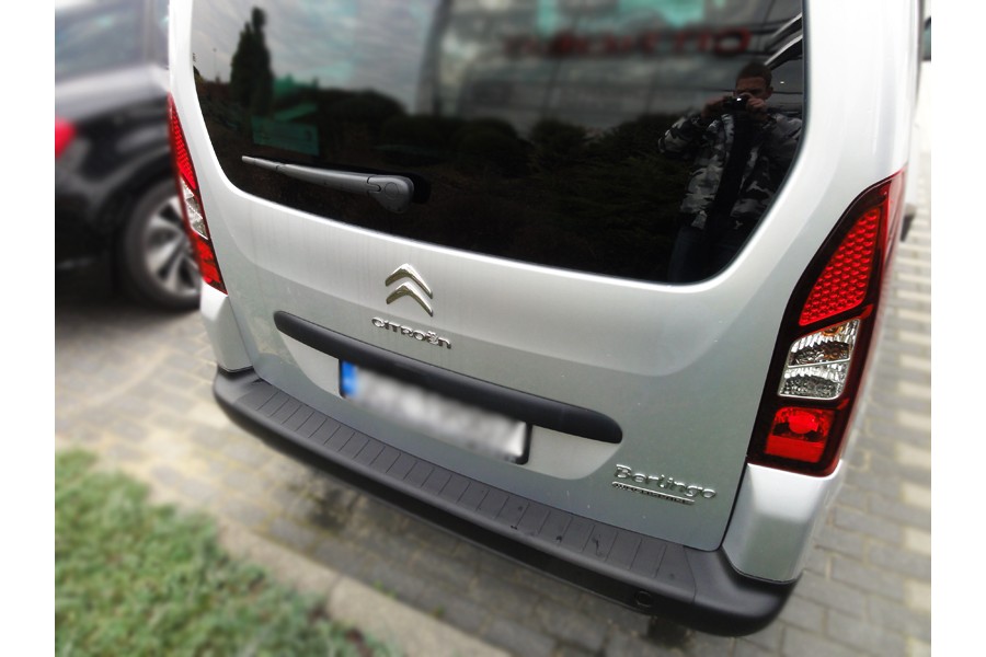 Бампер ситроен берлинго. Накладка бампера Peugeot partner 2008-2018. Накладка бампера Citroen Berlingo. Накладка защитная бампера Berlingo partner. Накладка на бампер Ситроен Берлинго.