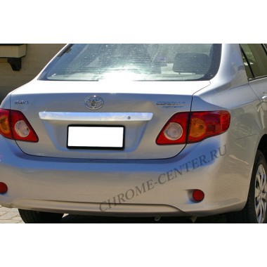 Накладка над номером на крышку багажника (нерж.сталь) Toyota Corolla (2007-2010) бренд – Omtec (Omsaline) главное фото
