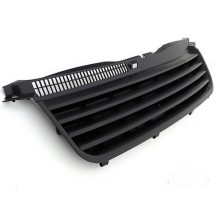 Передняя решетка радиатора черная Passat B5 (00-04) Передняя решетка радиатора черная Passat B5 (00-04)